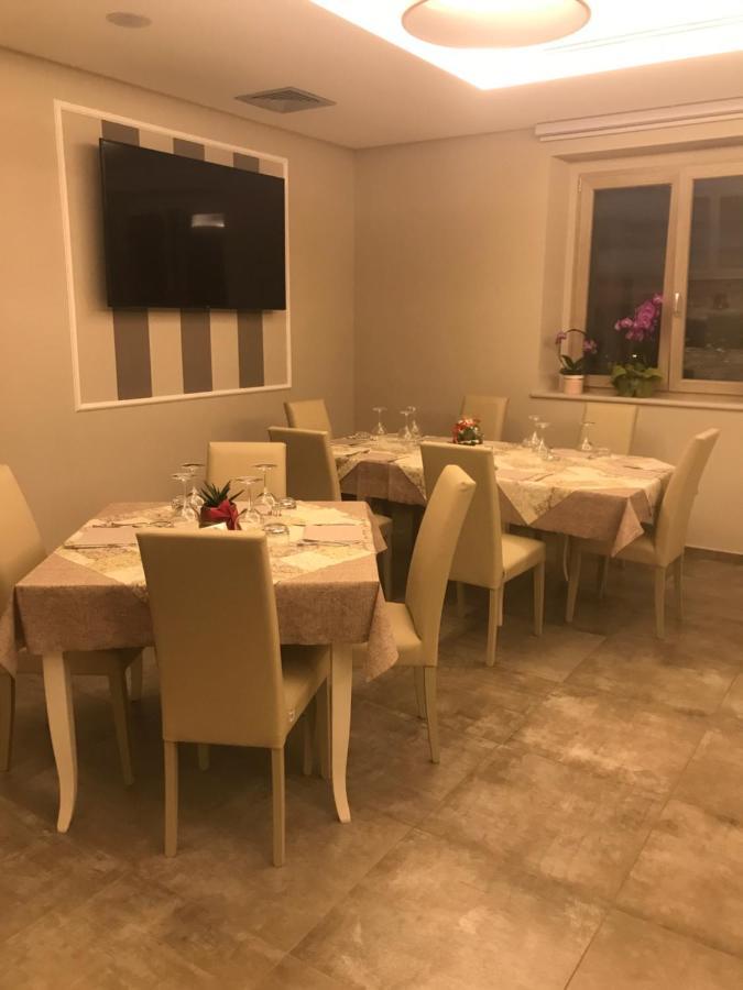 Bed & Breakfast Bistrot Ventidue E Mirabella Eclano